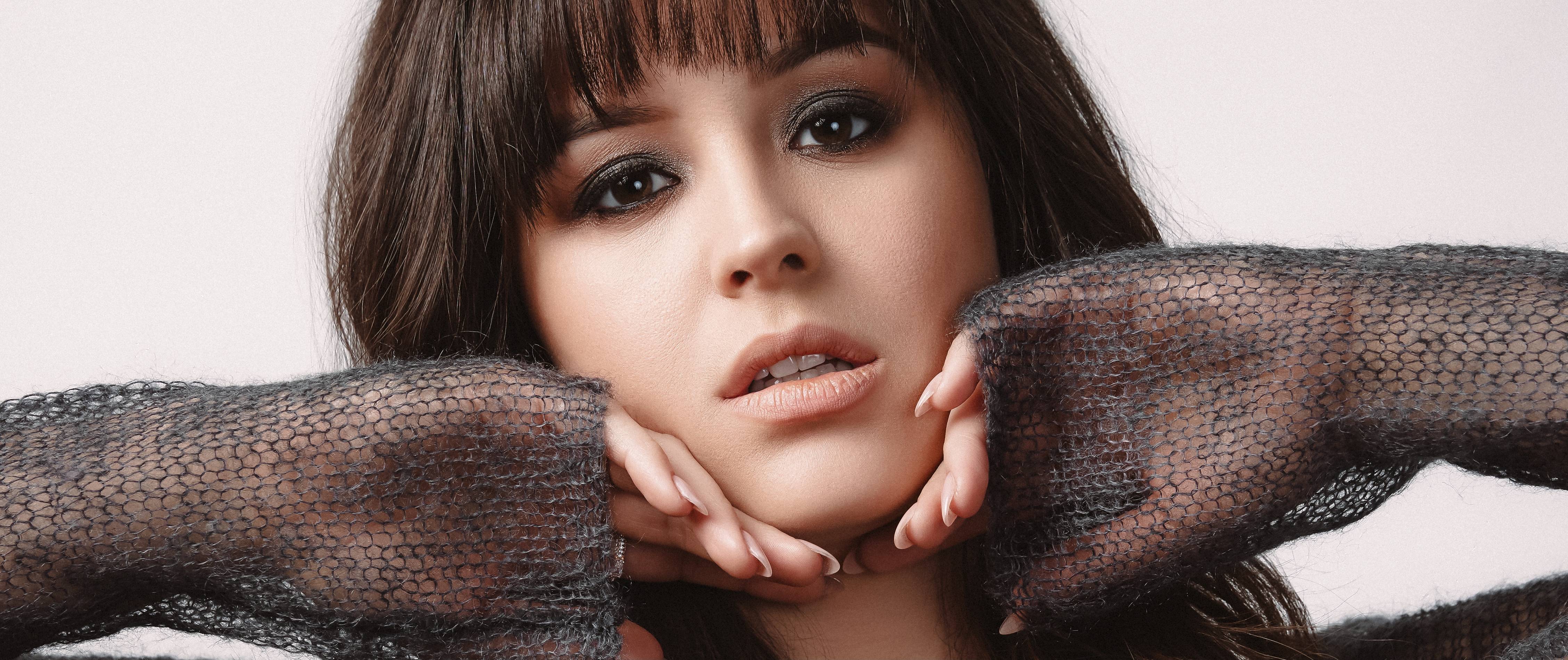 Hayley Orrantia Dishes on New Single ‘Open Your Mouth’